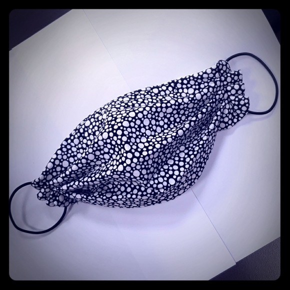 Accessories - Cute Face Mask Black & White Pebble Polka Dots